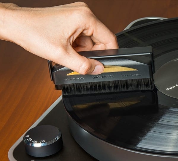 AudioQuest Conductive Fiber Record Brush