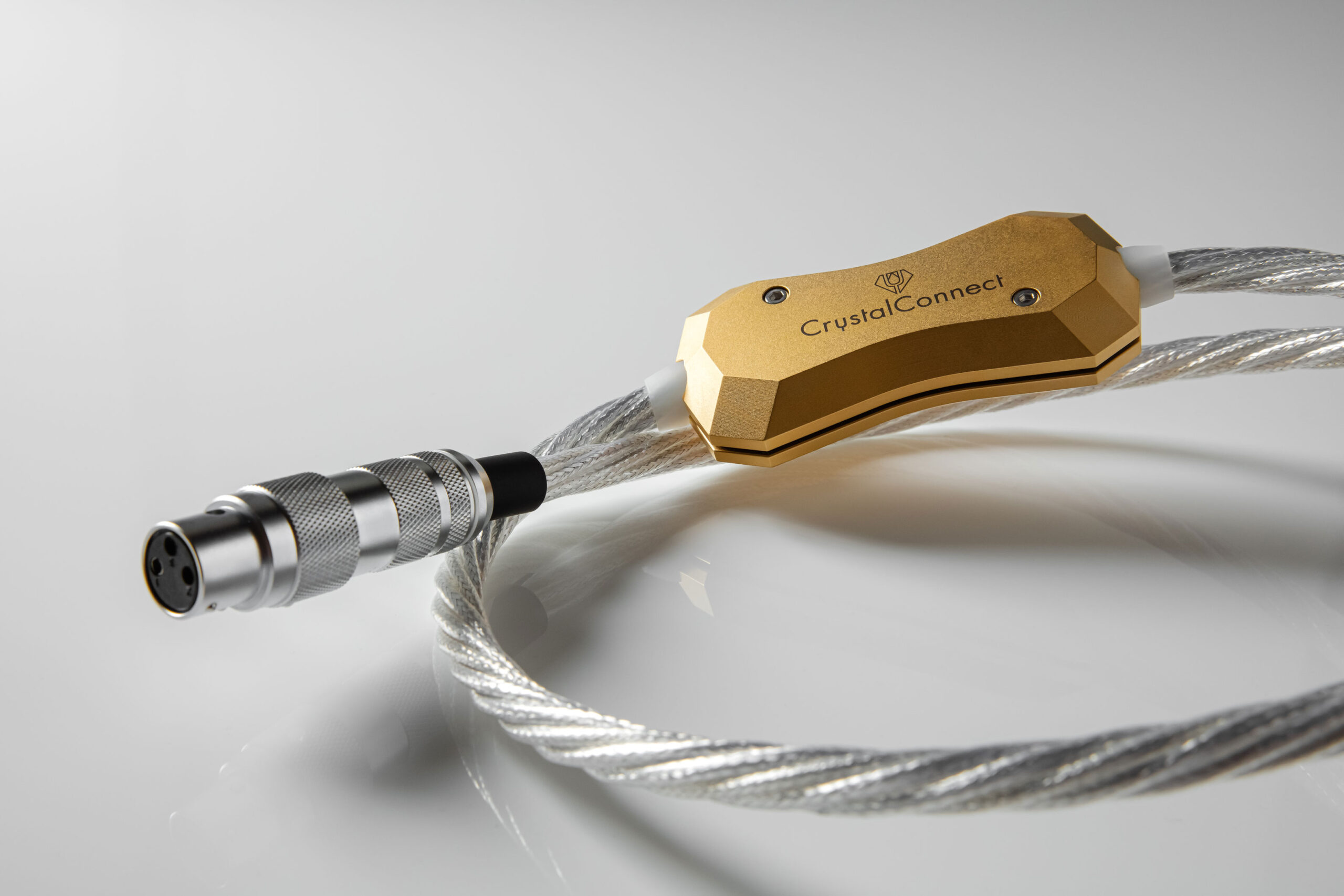 CrystalConnect by Crystal Cable Art Series Da Vinci Cables