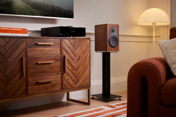 Linn_119 Walnut_SDSM Classic Black_HighRes