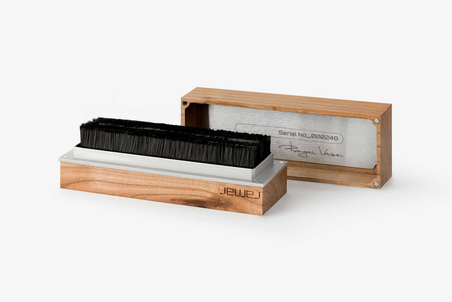 Ramar Record Brush