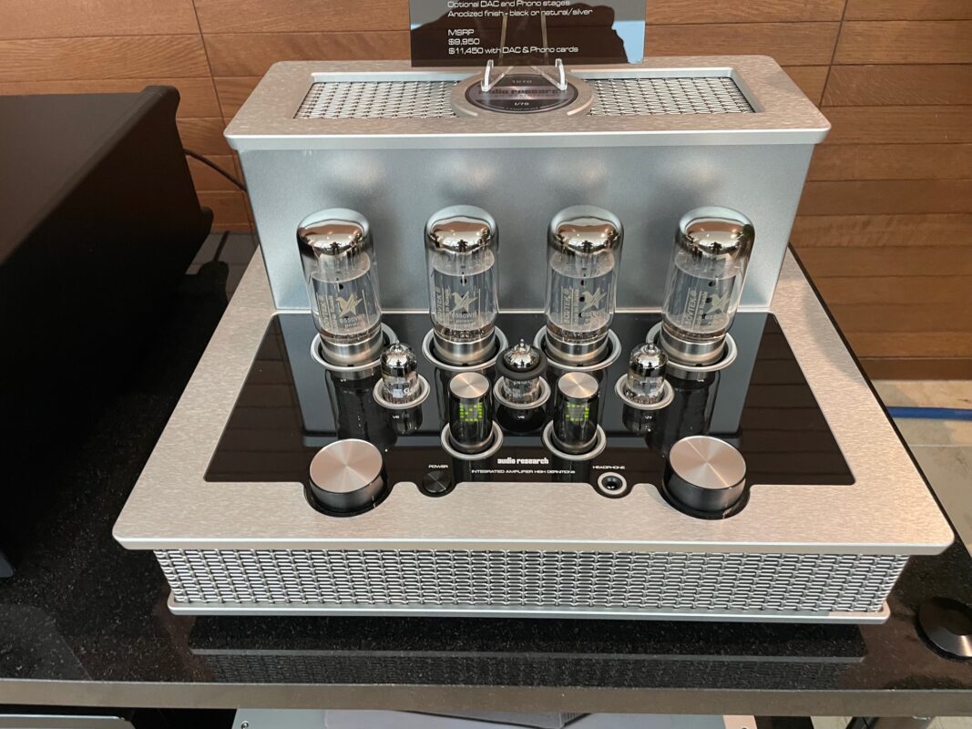 Audio Research D-80 power amplifier